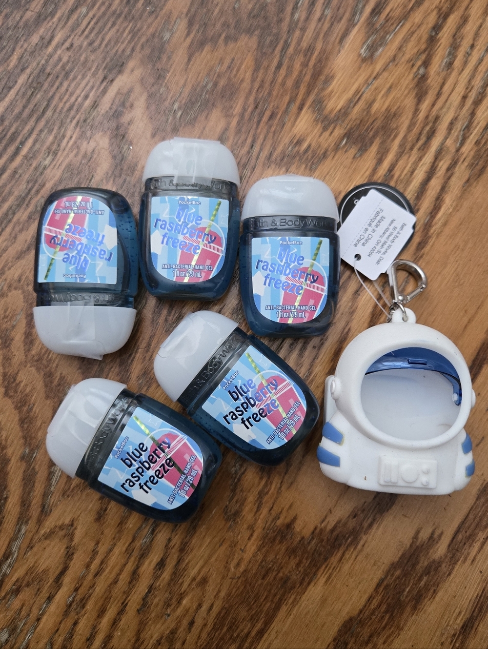 🚀🛰🎶🛸🤲NWT‼️Bath & Body Works Noise-making Astronaut Holder with Sanitizers - Picture 2 of 13